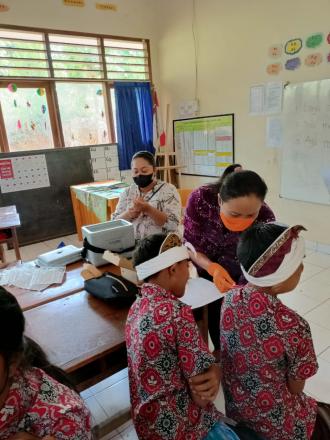 Pemberian Imunisasi DT dan TD Anak Sekolah (BIAS) Desa Tunjung